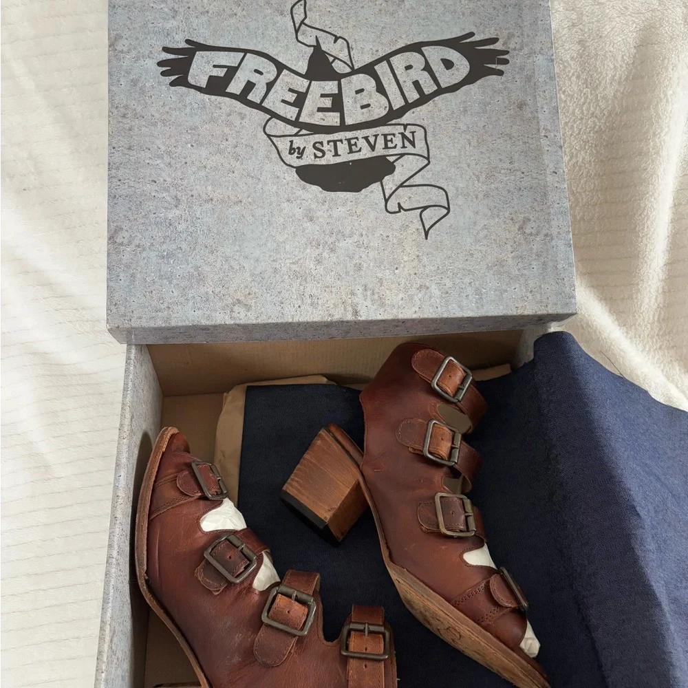 Freebird Quail Cognac Size 8 Women's Leather Buckle Sandals - Picture 4 of 7